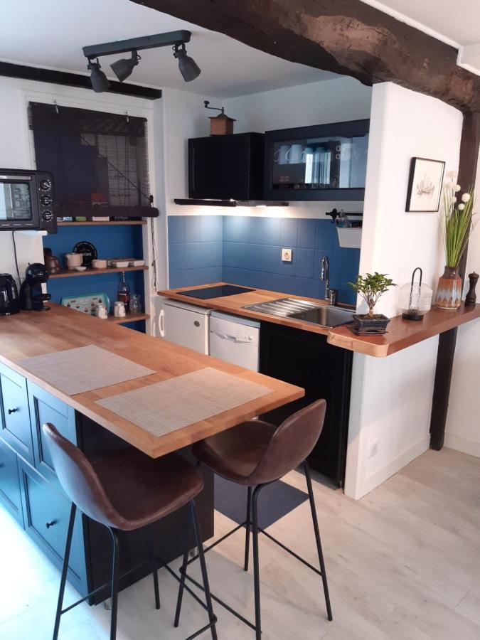 Appartement Haute Ville Meuble Avec Cour Privative Granville Kültér fotó