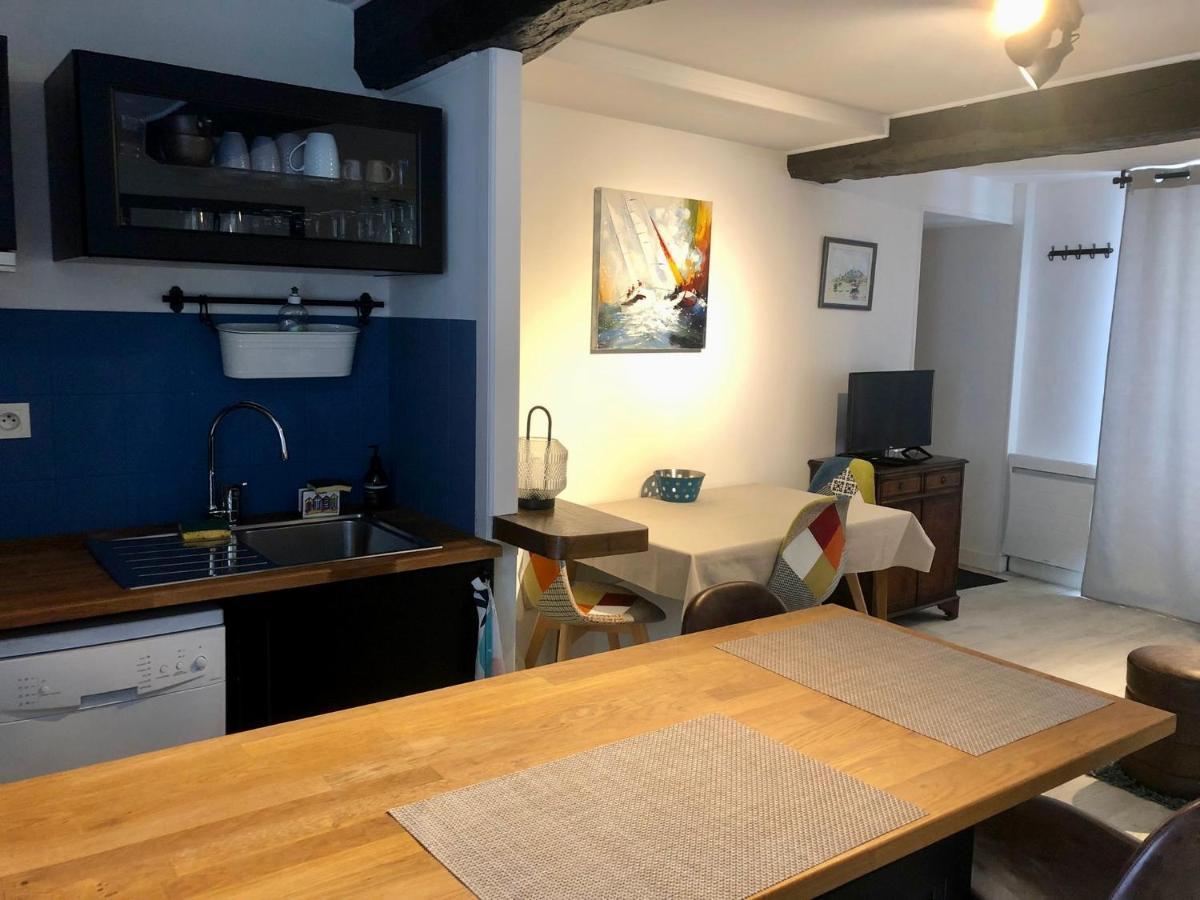 Appartement Haute Ville Meuble Avec Cour Privative Granville Kültér fotó