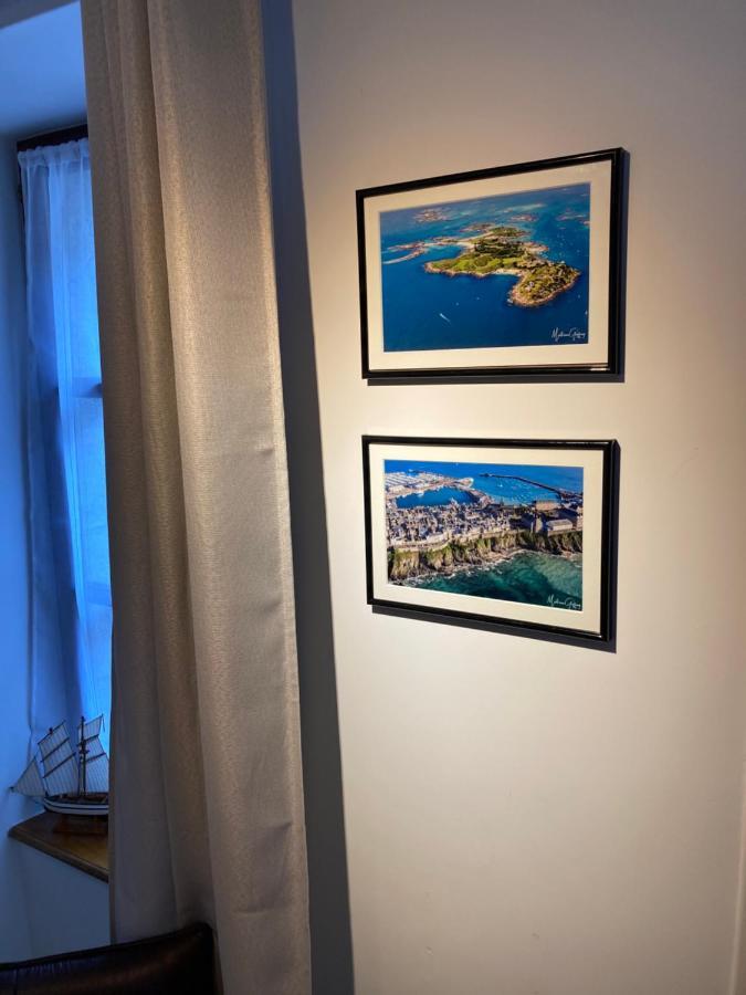 Appartement Haute Ville Meuble Avec Cour Privative Granville Kültér fotó
