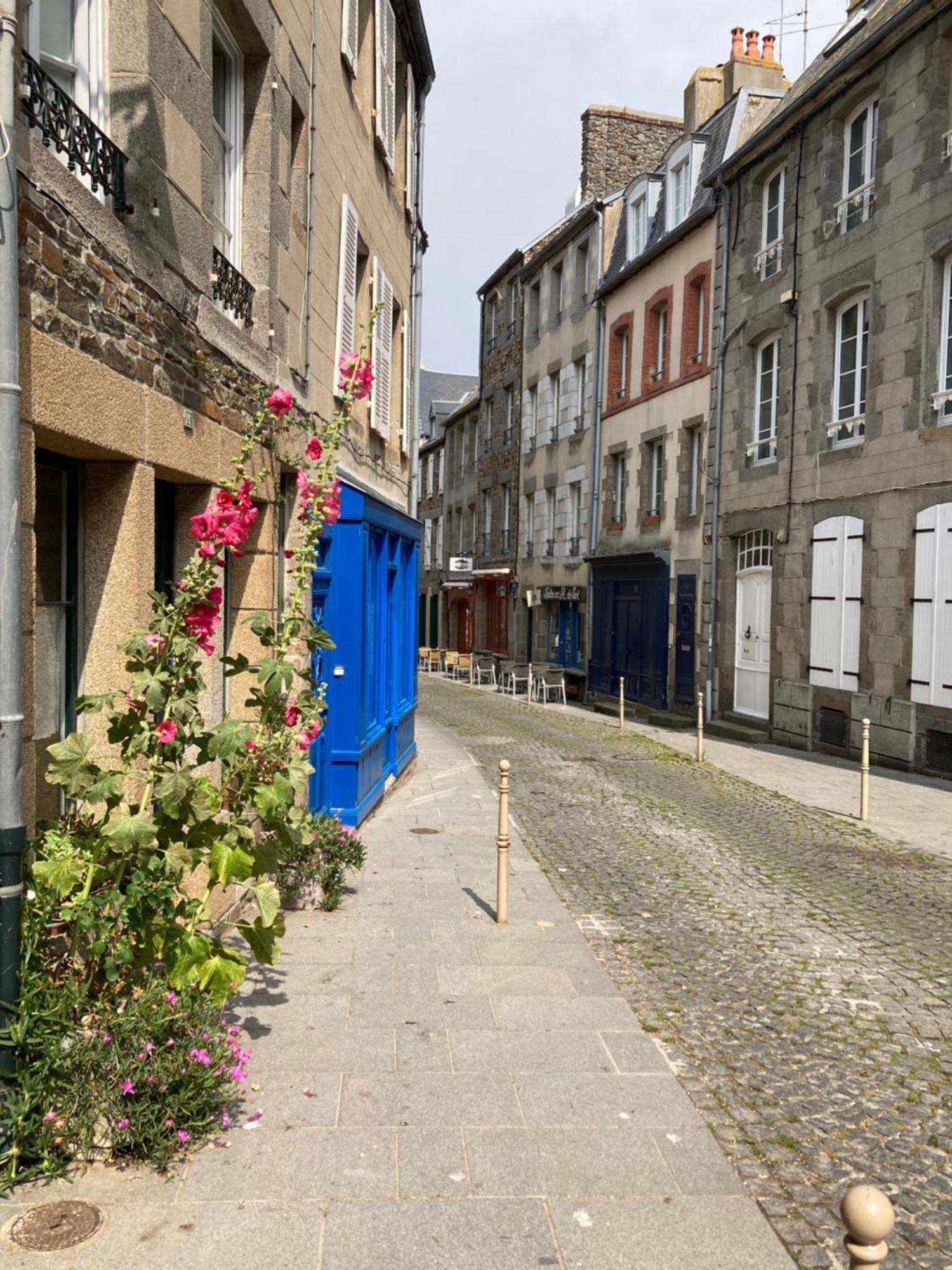 Appartement Haute Ville Meuble Avec Cour Privative Granville Kültér fotó